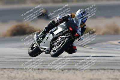 media/Nov-16-2025-Race Pace (Sun) [[8c5fa54630]]/Non Verified Riders (1st 20 Minutes)/1-Turn 14 (10am)/